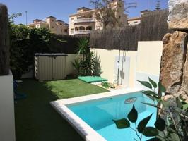 Hermosa casa en Orihuela Costa con piscina propia y solárium photo 0