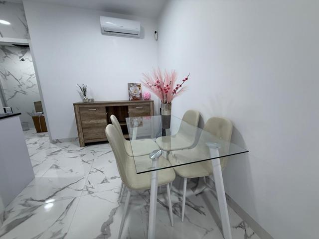 FANTASTICO Y COQUETO APARTAMENTO, TOTALMENTE REFORMADO, IDEAL PARA PAREJAS, VENGA A VERLO!!! photo 0