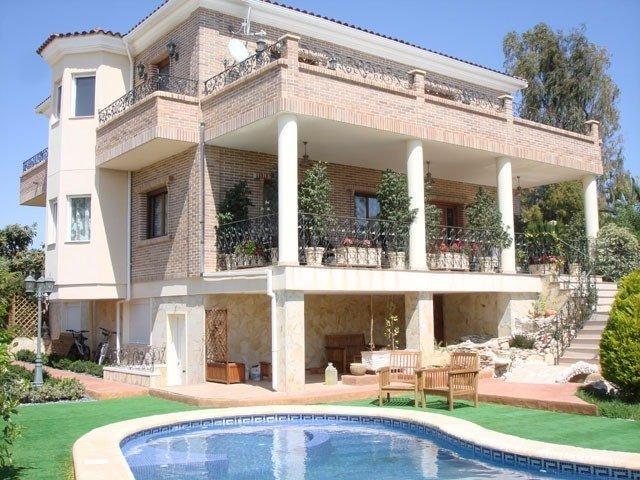 ESPECTACULAR VILLA, UN LUJO A SU ALCANCE, IDEAL PARA FAMILIAS, VENGA A VERLA!!! photo 0