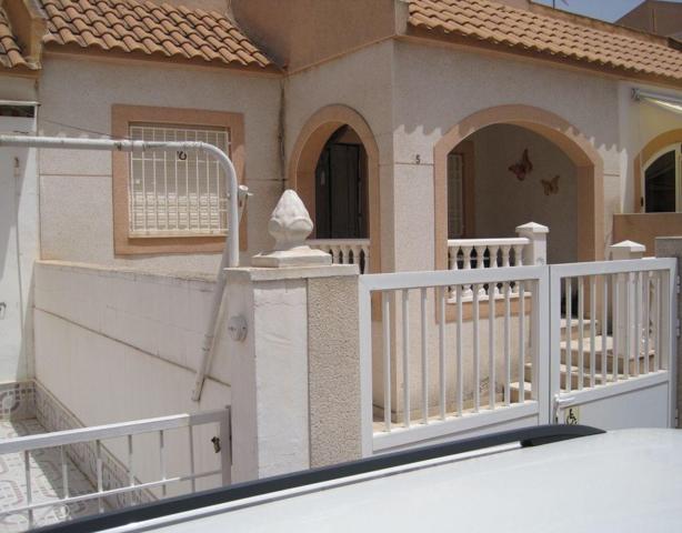 FABULOSO BUNGALOW CON PISCINA COMUNITARIA, IDEAL COMO VACACIONAL O VIVIR TODO EL AÑO photo 0