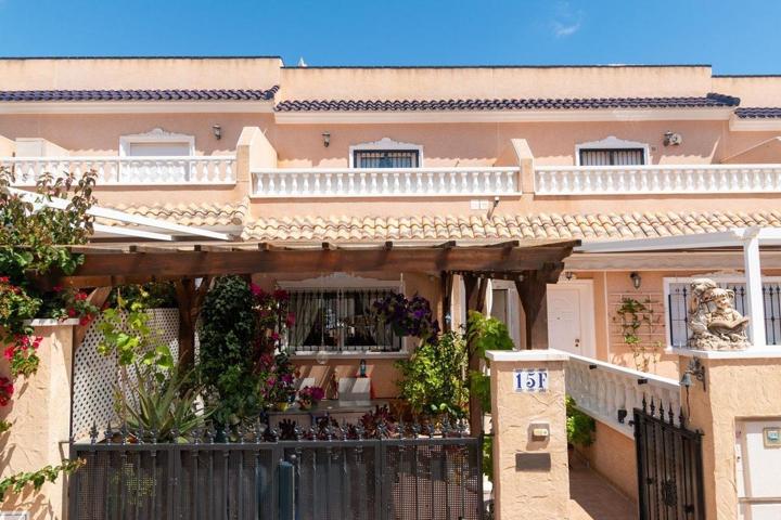 MAGNIFICO CHALET ADOSADO, IDEAL PARA PASAR VACACIONES INOLVIDABLES EN FAMILIA, VENGA A VERLO!!! photo 0