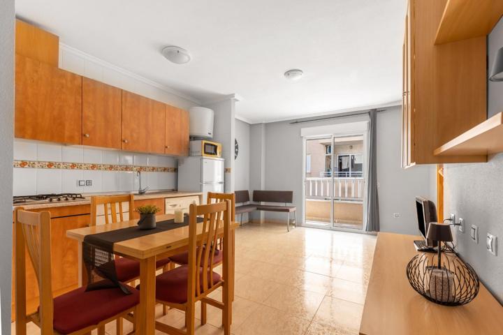 CHOLLAZO DE LA SEMANA, APARTAMENTO EN EL CENTRO DE TORREVIEJA, IDEAL PARA PAREJAS photo 0
