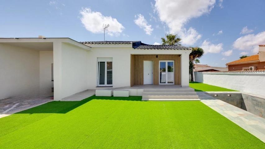 PRECIOSO CHALET CON PISCINA, IDEAL PARA FAMILIAS, VENGA A VERLO!!! photo 0
