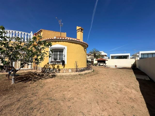 FABULOSO CHALET CON GRAN PARCELA, IDEAL PARA FAMILIAS photo 0