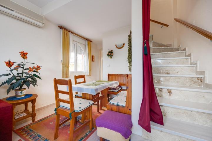 FANTASTICO ADOSADO DUPLEX CON PISCINA COMUNITARIA, IDONEO COMO VACACIONAL photo 0