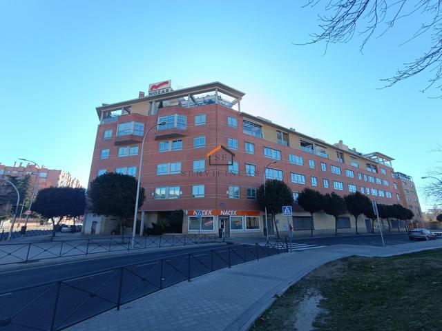 Parking En venta en Legazpi, Madrid photo 0