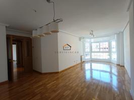Piso En alquiler en Legazpi, Madrid photo 0