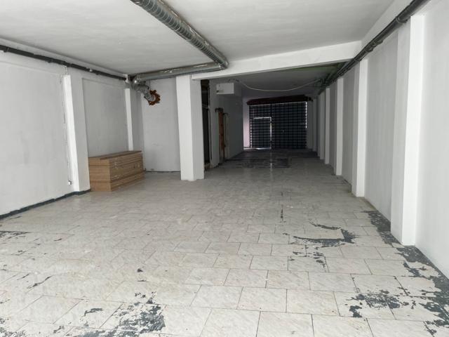 Local comercial en venta en VIlanova i la Geltrú photo 0