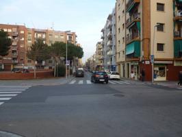 Local en venta o alquiler en Vilanova i la Geltrú. photo 0