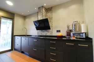 Casa esquinera en venta en Vilanova i la Geltrú photo 0