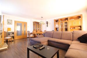 Casa esquinera en venta en Vilanova i la Geltrú photo 0