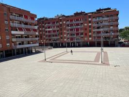 Plaza de aparcamiento en venta en Vilanova i la Geltrú, plaza del mercado photo 0