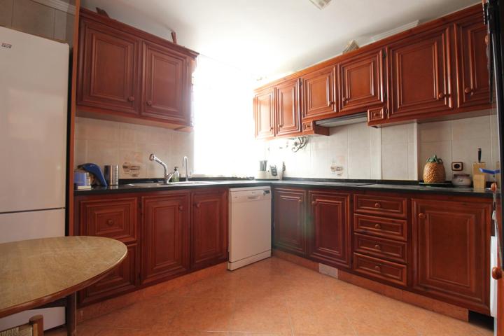 Amplio y luminoso piso en venta con párquing, en Vilanova i la Geltrú photo 0