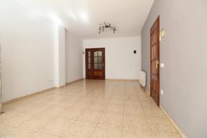 Piso en venta en el centro de Les Roquetes, Sant Pere de Ribes photo 0