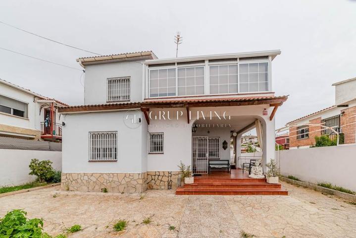 CASA INDEPENDIENTE EN LA URBANIZACIÓN LA GAVIOTA, CUBELLES photo 0