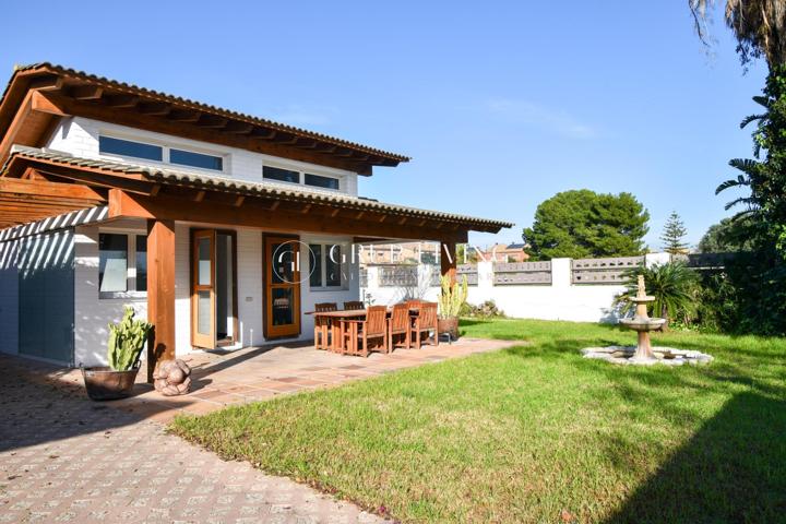 ENCANTADORA VILLA EN CAMBRILS CON PISCINA Y JARDÍN PRIVADO photo 0