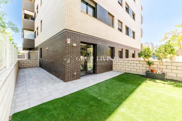 PLANTA BAJA CON JARDÍN Y DOS TERRAZAS EN LA PLANA photo 0