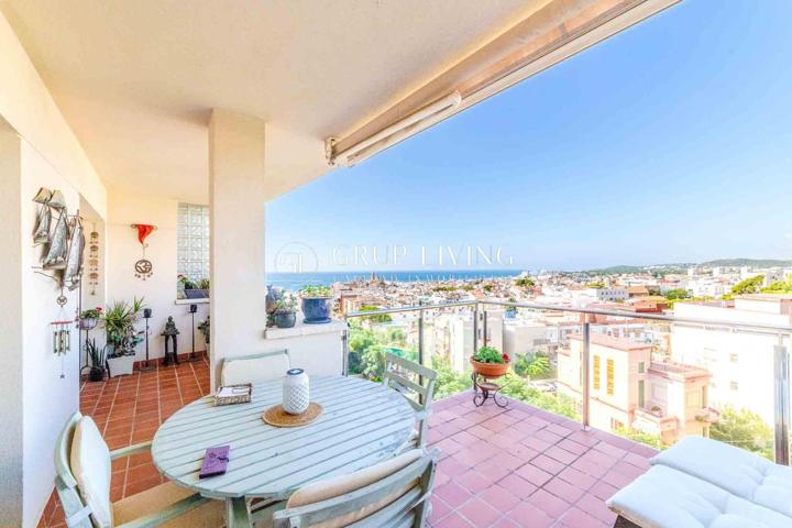 ÁTICO DÚPLEX CON ESPECTACULARES VISTAS AL MAR Y SITGES photo 0