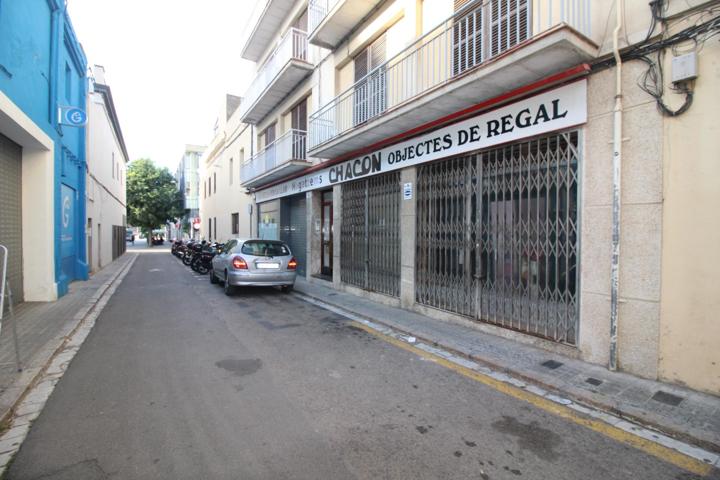 Local Comercial 245 m2 a menos de 50 m. del Mercado Municipal de Vilanova photo 0