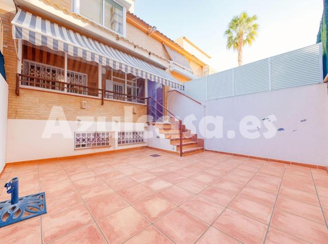 Estupendo Adosado en venta de 5 dormitorios y 4 baños en la exclusiva zona de Cabo de las Huertas photo 0