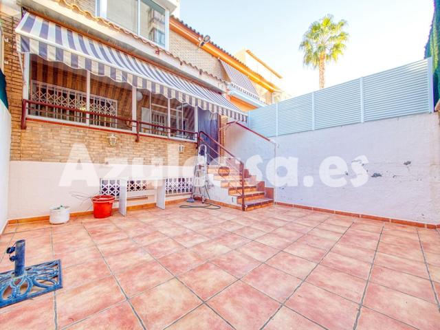 Estupendo Adosado en venta de 5 dormitorios y 4 baños en la exclusiva zona de Cabo de las Huertas photo 0