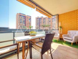 Estupendo piso en venta de 2 dormitorios y 2 baños con terraza y urbanización en PAU I photo 0