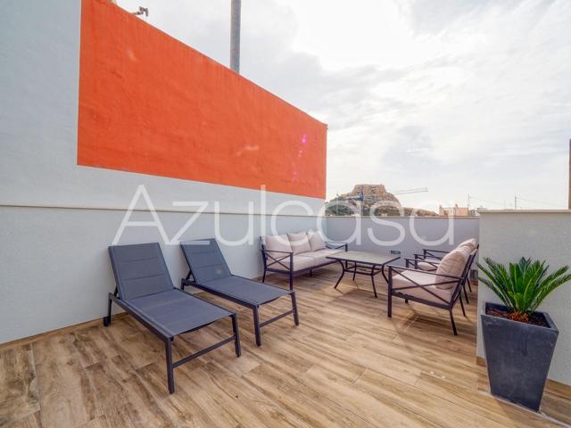 Espectacular ático en venta de 3 dormitorios y 2 baños con solárium de 82m2 en el Centro photo 0