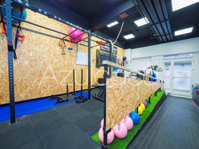 Local en venta en Ensanche - diputación photo 0