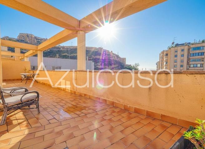 Espectacular ático en venta en exclusiva de 3 dormitorios y 2 baños con solárium en el Centro de Alicante photo 0