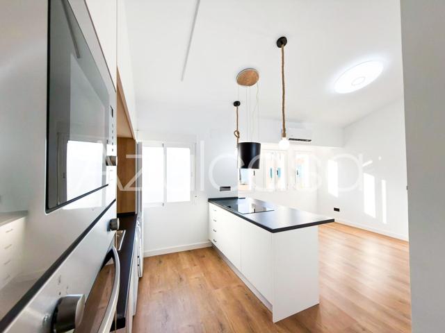 Espectacular piso de 2 dormitorios y 1 baño totalmente reformado en San Blas photo 0