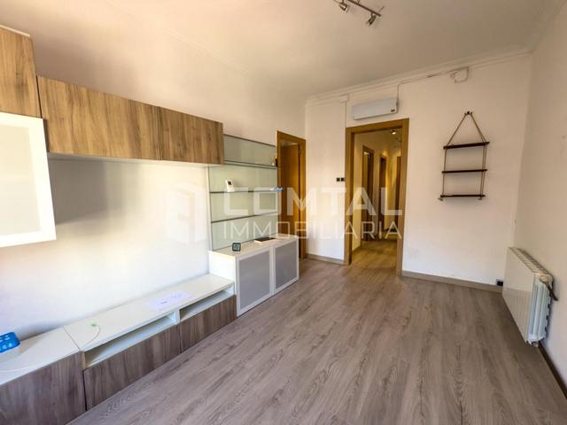 PISO EN VENTA AV PARAL.LEL JUNTO A METRO photo 0