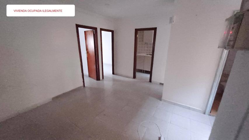 PISO OCUPADO ILEGALMENTE SITUADO EN C- PEDRAFORCA photo 0