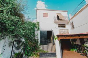 Se vende casa en la Alpujarra,en el pueblo de Picena. photo 0