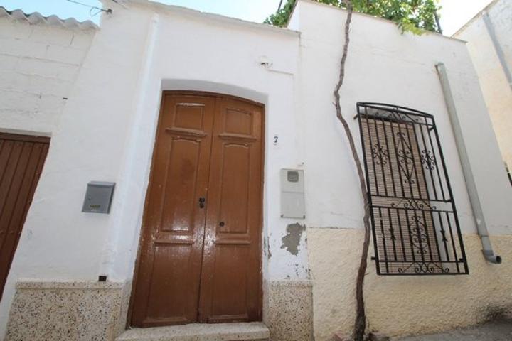 Casa de pueblo 2 dormitorios con patio interior photo 0