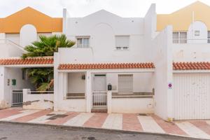 Dúplex En venta en Sur, Aguadulce Almeria photo 0