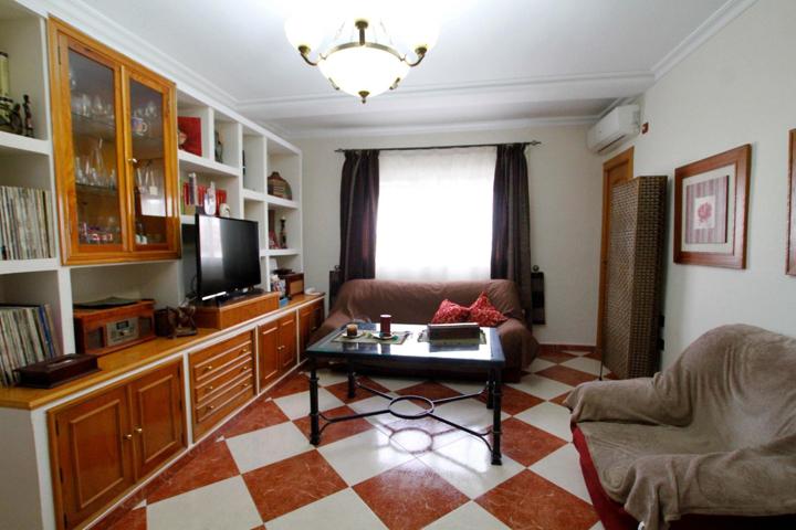 Magnífico piso para entrar a vivir en Puebla de la Calzada photo 0