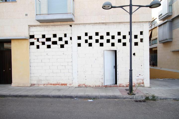 LOCAL COMERCIAL EN MONTIJO photo 0
