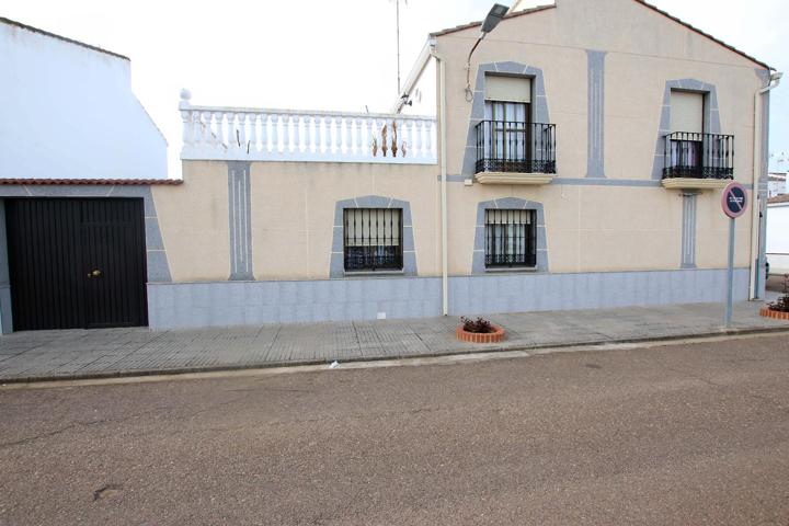 Vivienda de dos plantas en Pueblonuevo del Guadiana photo 0