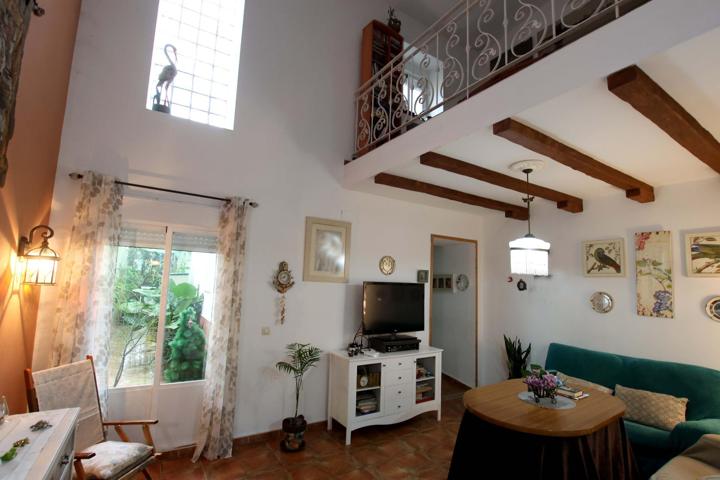 Vivienda de dos plantas en zona Puerta del Sol - Montijo photo 0