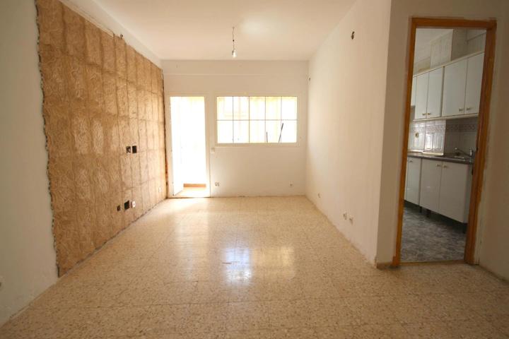 Piso muy acogedor en segunda planta, luminoso y buena ubicación. photo 0