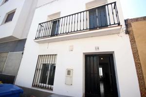 CASA, TIPO DUPLEX EN ZONA CENTRO DE MONTIJO photo 0