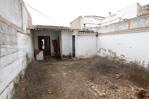 Vivienda céntrica para reformar en Montijo photo 0