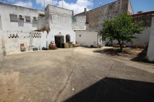 Casa en zona céntrica de Puebla de la Calzada photo 0