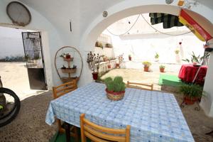 Casa en zona céntrica de Puebla de la Calzada photo 0