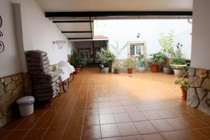 Vivienda de dos plantas en Valdelacalzada photo 0