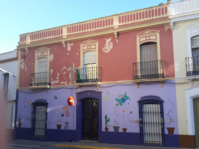Edificio en el centro de Montijo con salida a dos calles photo 0