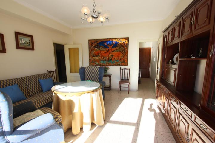 Piso con patio y balcón en Avda. Adolfo Díaz Ambrona photo 0