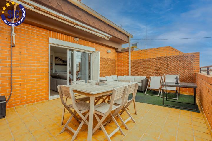 ¿Te gustaría vivir en un ático dúplex? ¡Esta es tu gran oportunidad! photo 0