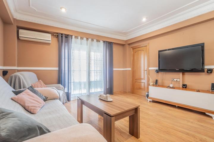 Vivienda reformada de 3 habitaciones con 2 terrazas en El Alborgí – Paterna photo 0