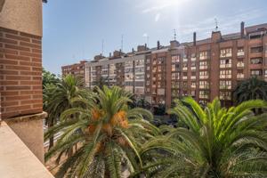 Vivienda con gran potencial junto a Blasco Ibáñez y Calle Clariano – Zona Universitaria photo 0